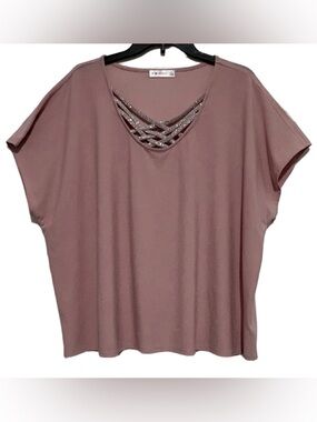 89th & Madison Pink Short Sleeve Top with Crisscross Embellished V-Neck
